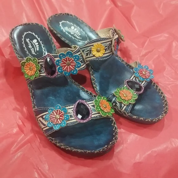 Spring Step Sandals - Picture 5 of 10